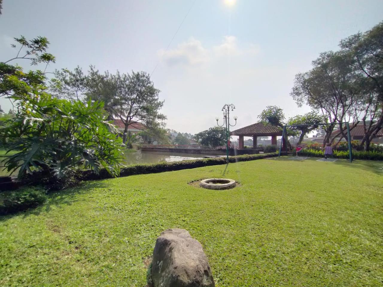 Villa Bukit Danau Lot 14 Cinengangirang Exterior photo